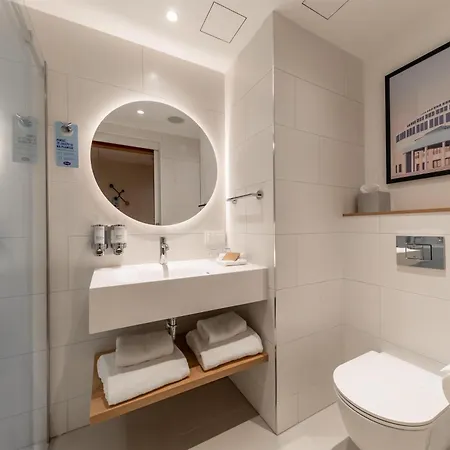 Hampton By Hilton Airport Hotel