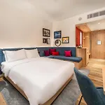 Hampton By Hilton Airport فندق