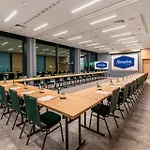 Hotel Hampton By Hilton Airport 3*