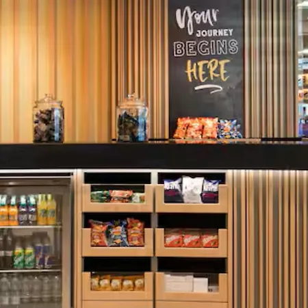 Hampton By Hilton Airport