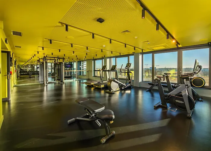 Hotel Hampton By Hilton Airport